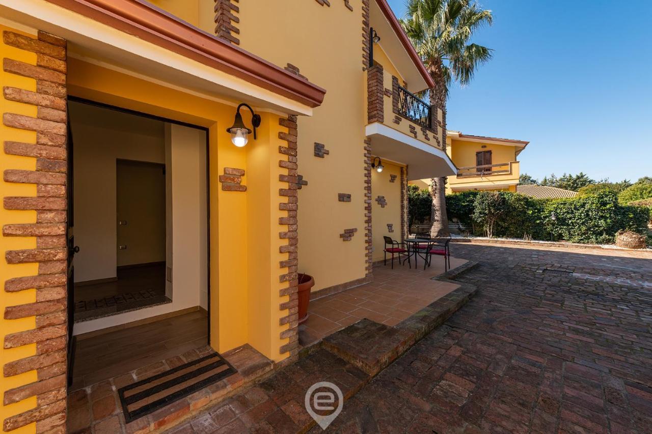 Villa Monica - Suites Iglesias Ngoại thất bức ảnh